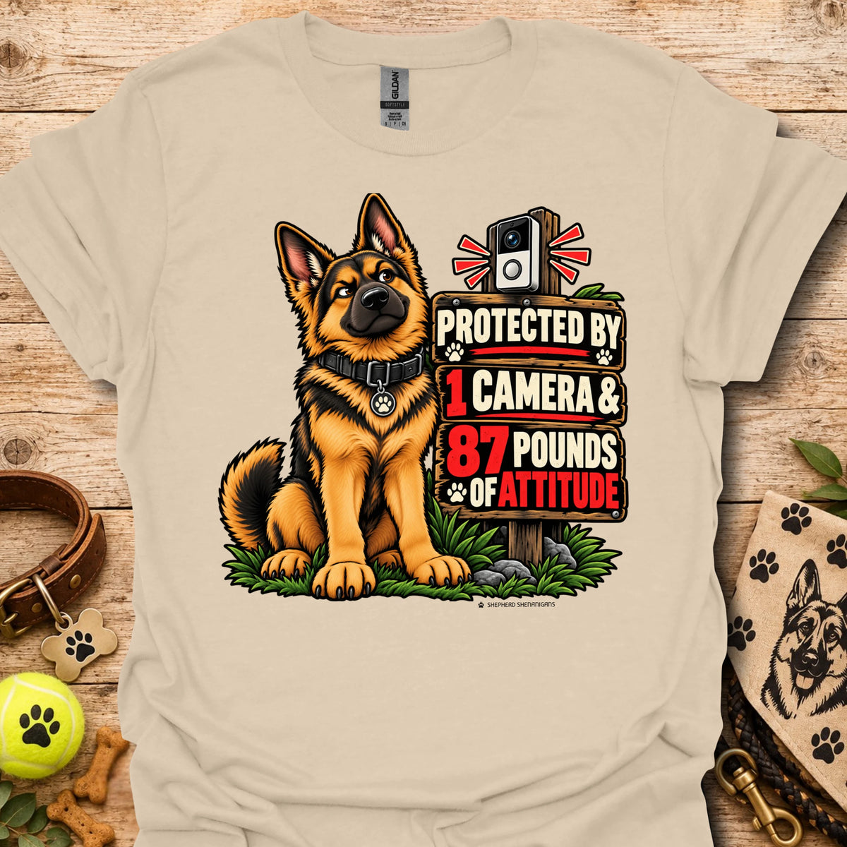 Graphic dog t-shirt in sand, front print of a sitting German shepherd dog