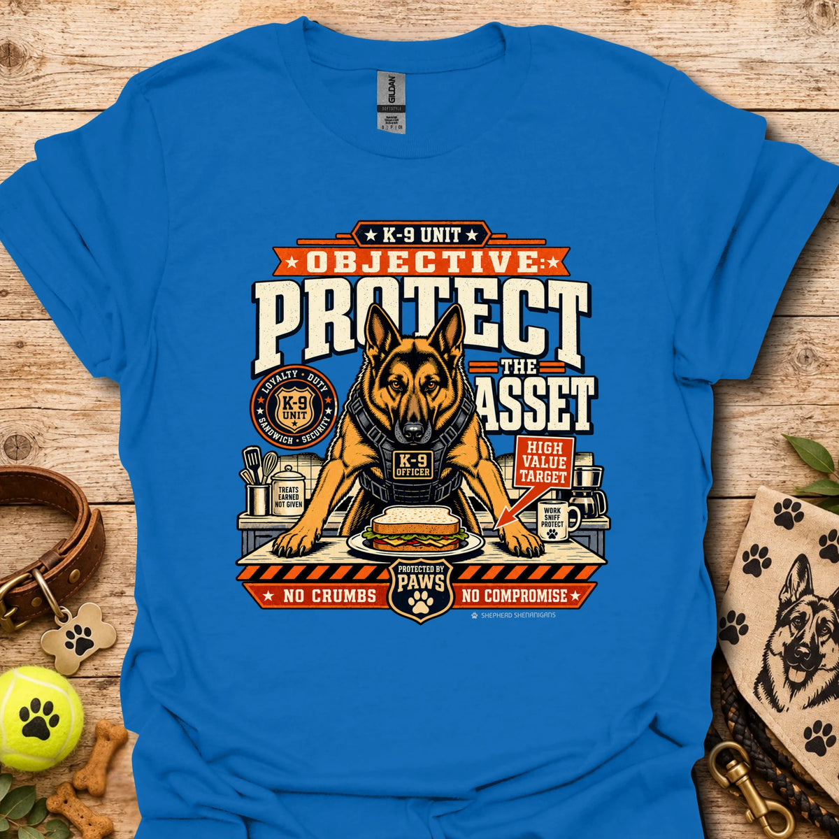 Royal blue crewneck T-shirt with large dog graphic front print