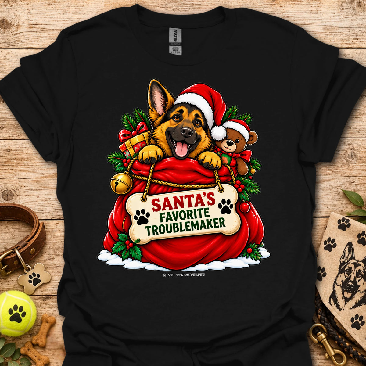 Christmas dog Santa hat graphic t-shirt in black
