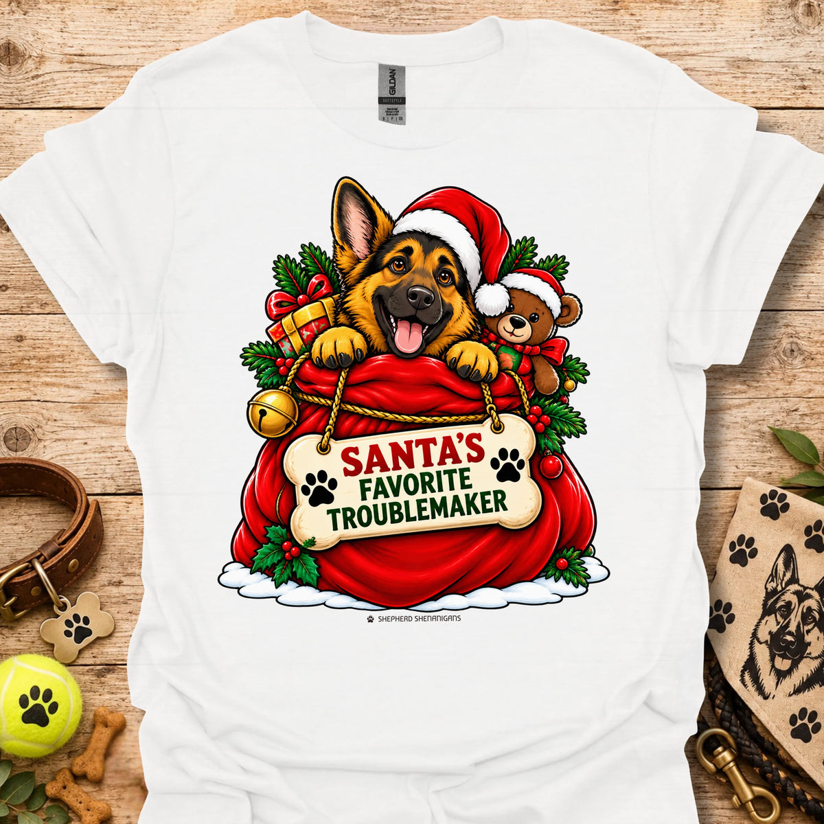 Christmas dog Santa hat graphic t-shirt in white