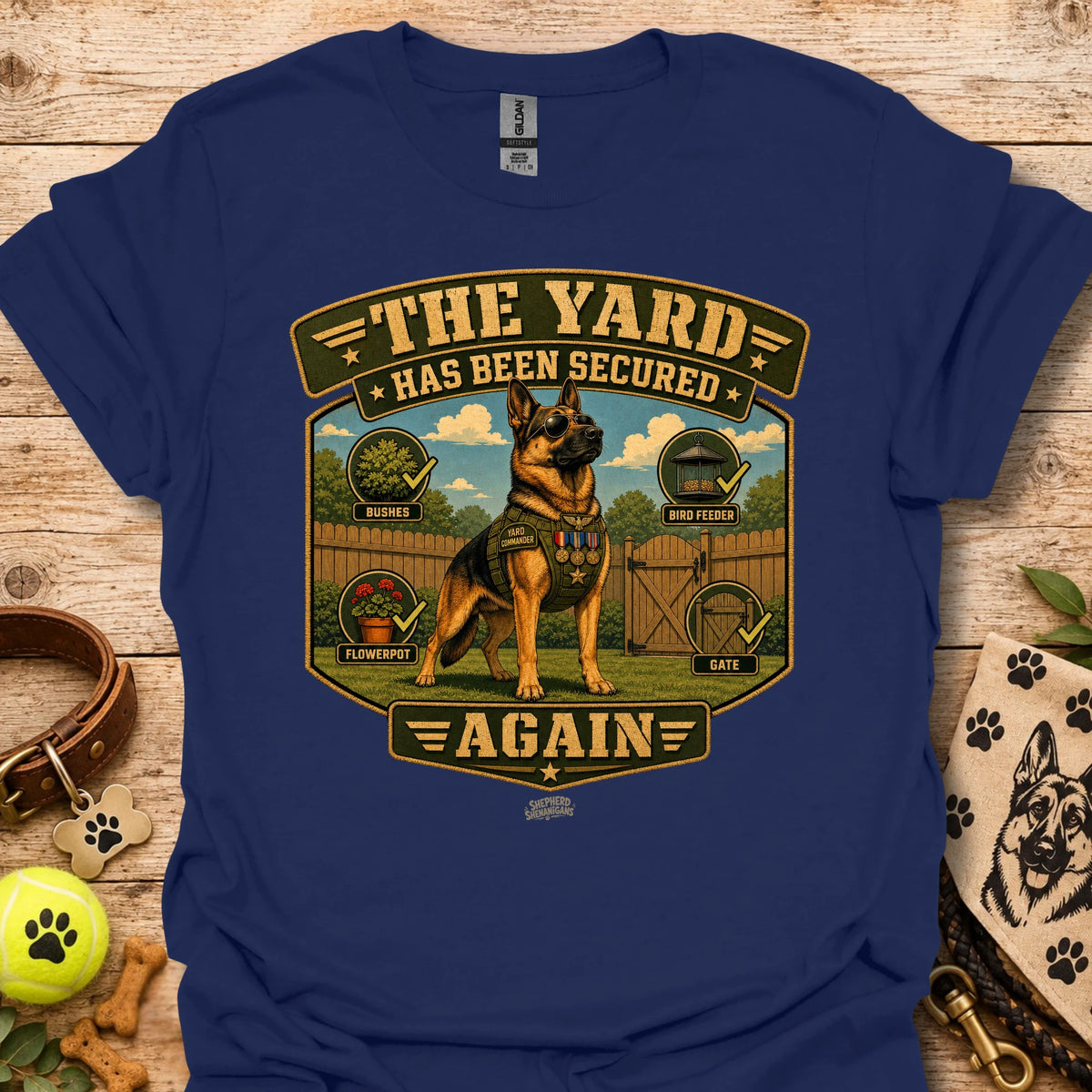 Dog graphic short-sleeve t-shirt in navy, front crest print