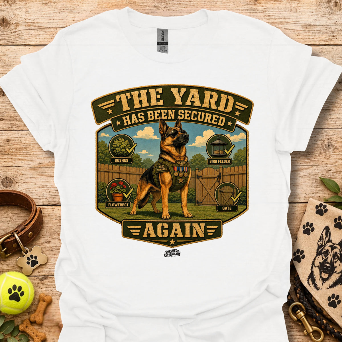 Dog graphic short-sleeve t-shirt in white, front crest print