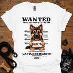 Graphic dog t-shirt in white with crew neck and front 'Wanted' print